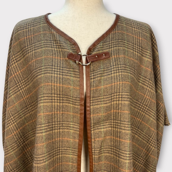 Vince Camuto Poncho Cape Plaid Brown Buckle British Heritage Academia Classic OS - Picture 2 of 12